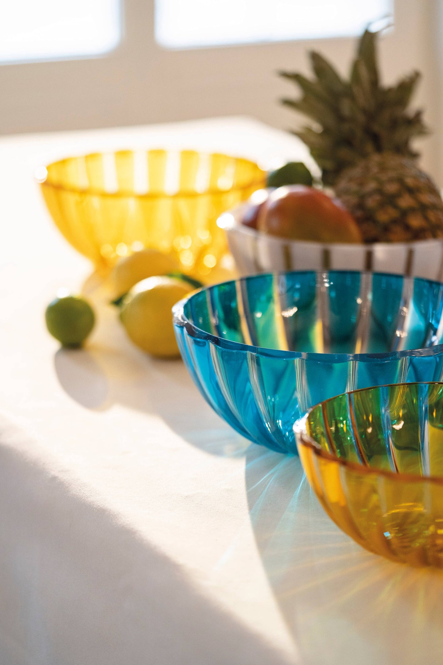 Guzzini, Dolcevita Medium Bowl : Turquoise / 3,34x7,87x7,87 in.