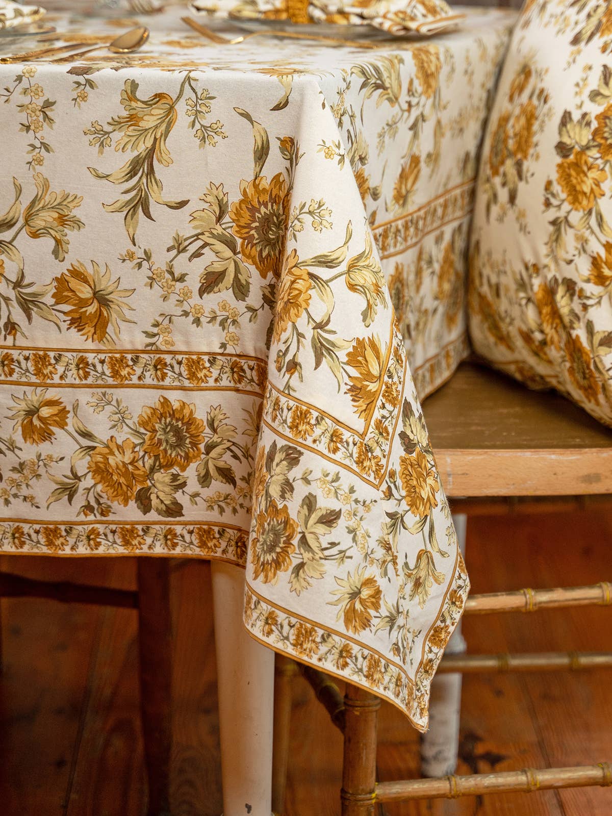 Tablecloth, April Cornell Music Tablecloth - Dark Ecru: 54x54